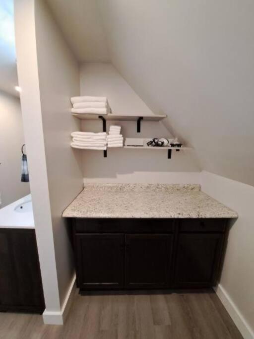 Saco Riverside Modern & Cozy 3 Bedroom 3rd Flr * Conway