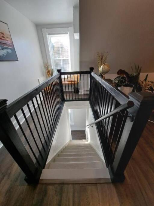 Saco Riverside Modern & Cozy 3 Bedroom 3rd Flr Apartment *