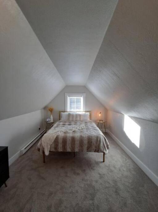 Apartment Saco Riverside Modern & Cozy 3 Bedroom 3rd Flr *