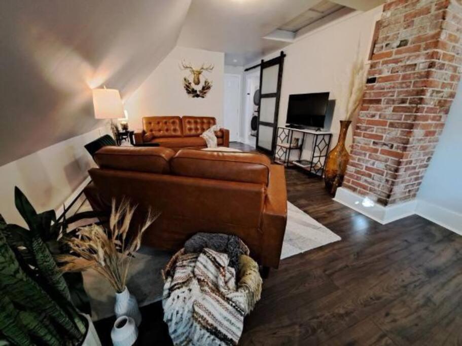 Saco Riverside Modern & Cozy 3 Bedroom 3rd Flr Apartment *